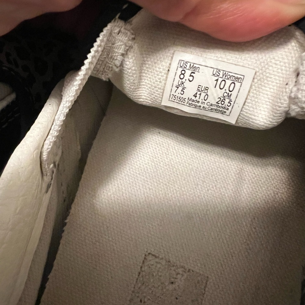 Vans Leopard Pattern Slip-On Shoes - Picture 5 of 12